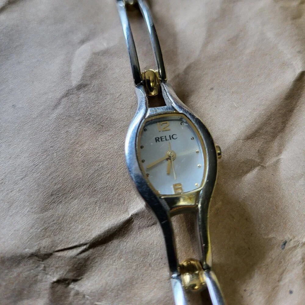 WOMANS RELIC BY FOSSIL WATCH
